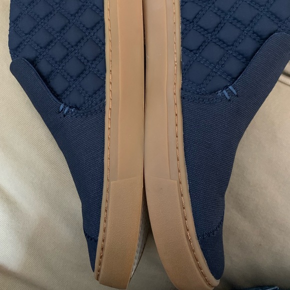 TOMS Ankle Boots Paxton Water Resistant Slip Ons Quilted Navy blue Sneakers - Picture 7 of 10
